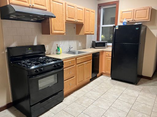 2B2B unit on 2nd floor | Walking distance to Drexel University and UPenn – photo 1