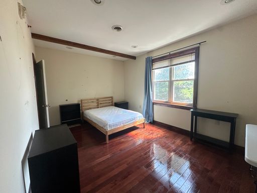 One furnished room 3R in a 3B2B 3rd floor unit | Walking distance to Temple University – photo 1