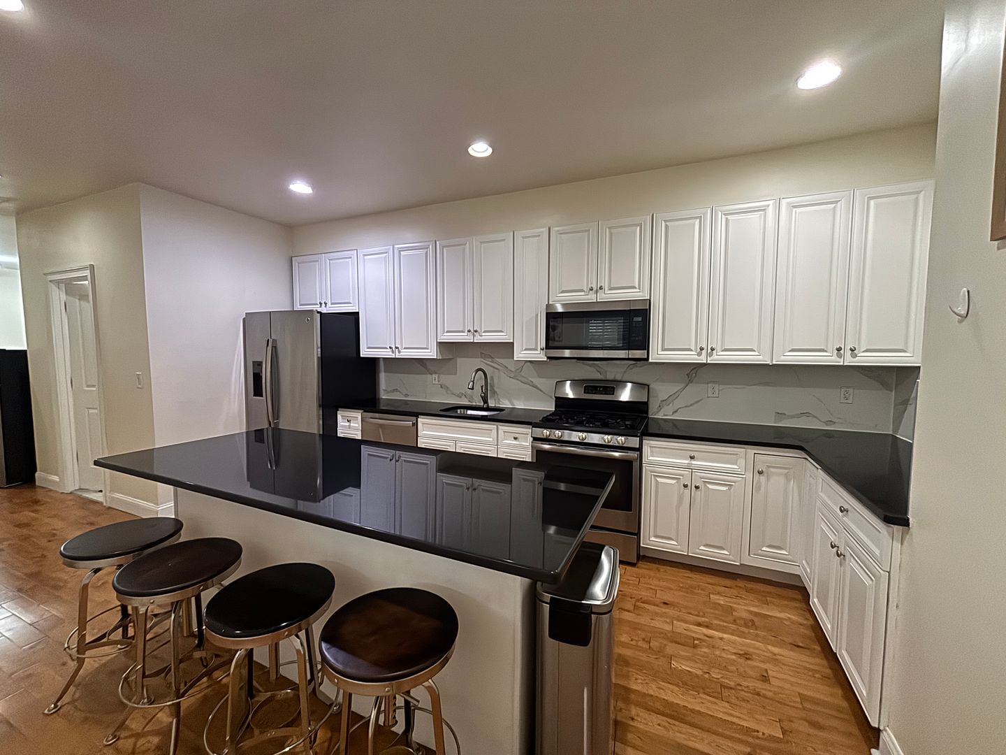 Philadelphia Apartment: 4080 Spring Garden st