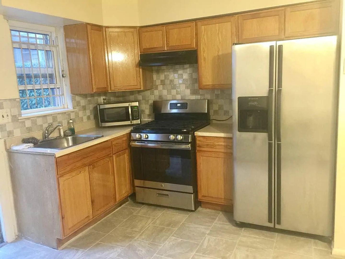 Philadelphia Apartment: 524 N Natrona St