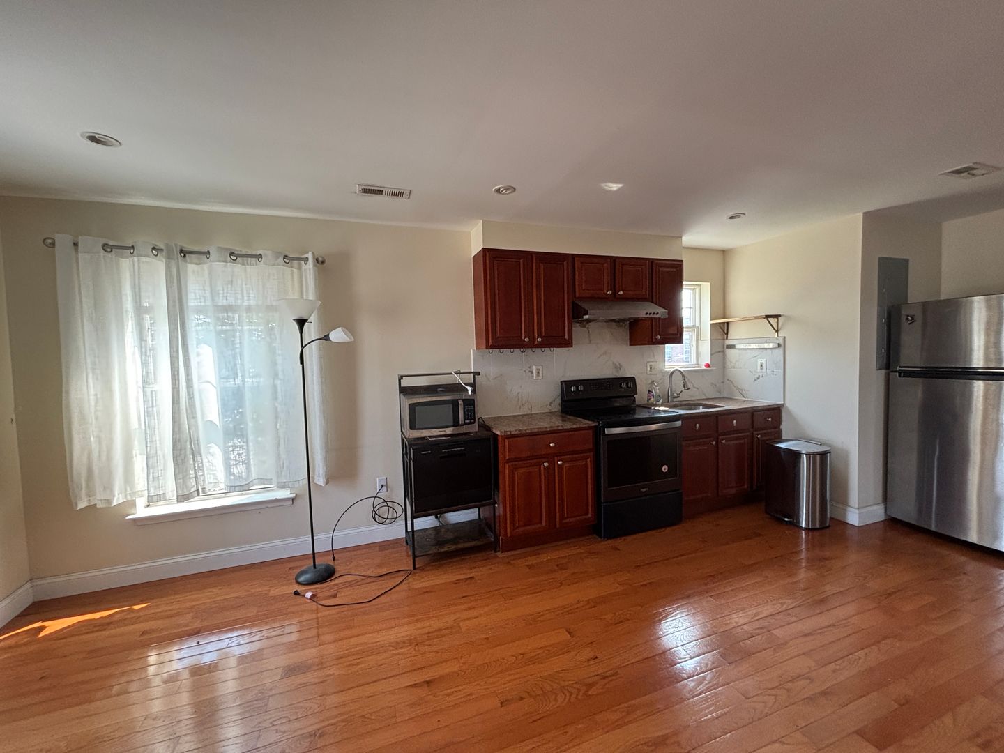 Philadelphia Apartment: 763 S 13th st
