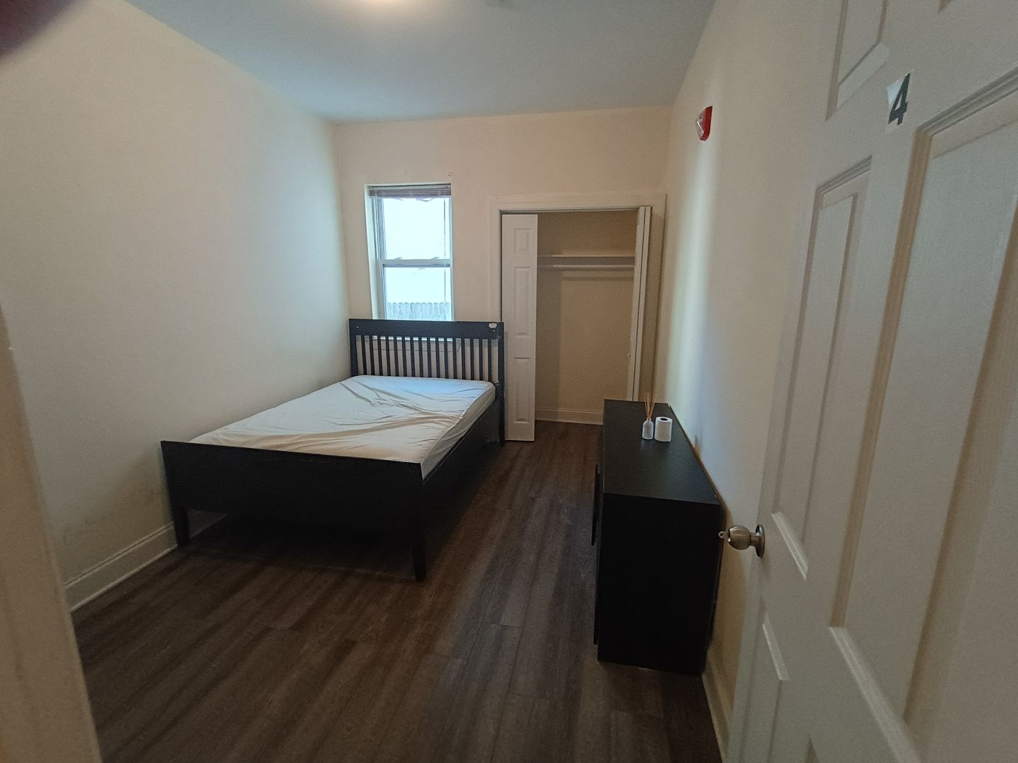 Philadelphia Apartment: 437 N Wiota St