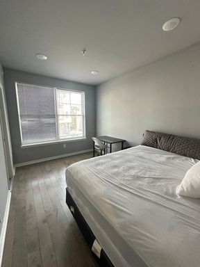 One furnished room with private bathroom 2F in 2nd floor 2B2B unit | Walking distance to Drexel University and UPenn – photo 1