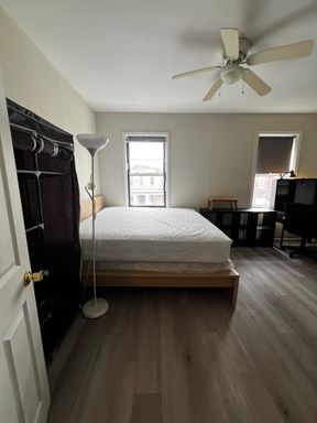 One furnished room 2F in bi-level 4B2B 2fl 3fl unit | Walking distance to Drexel University and UPenn – photo 1