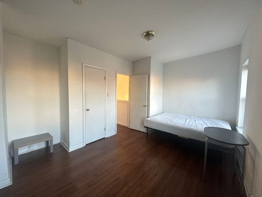 One furnished 3nd floor room 3F in a bi-level 2nd fl and 3rd fl 3B1B unit | Walking distance to Drexel University and UPenn – photo 1