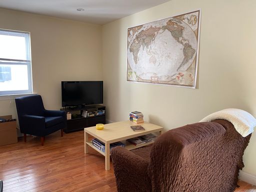 [Female only] One furnished bedroom in 2nd floor 3B1B unit | Walking distance to Drexel University and UPenn – photo 1