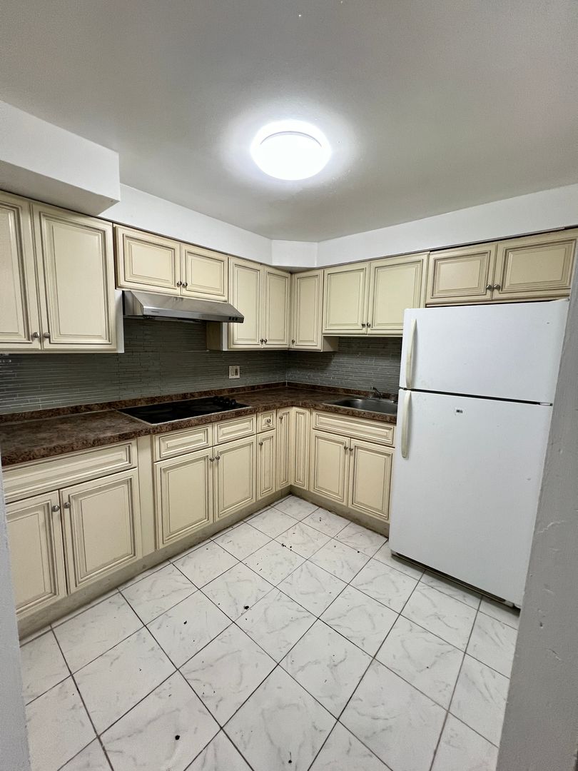 Upper Darby Apartment: 24 Merwood Dr