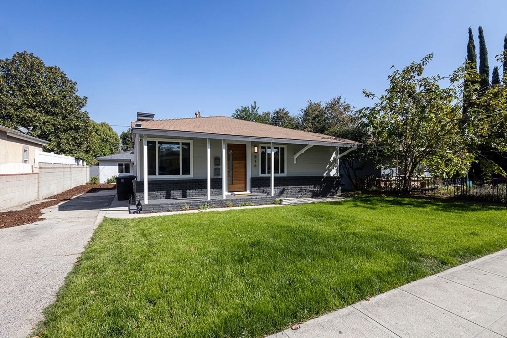 Burbank Apartment: 816 N. Keystone St.