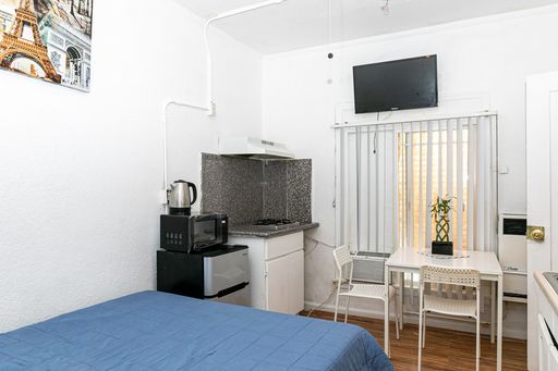 Cozy Studio in the Heart of Boyle Heights – photo 1