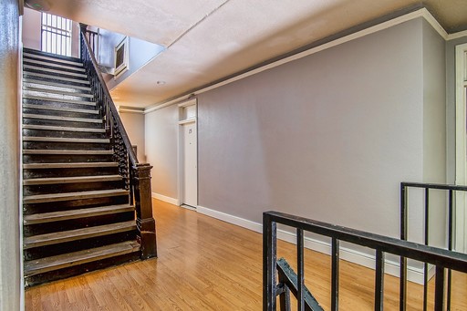 Listing photo thumbnail