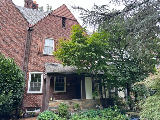 1513 44th St NW – photo 1
