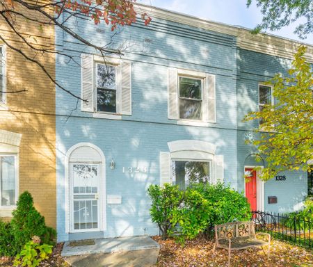 1326 L St., S.E. – photo 1