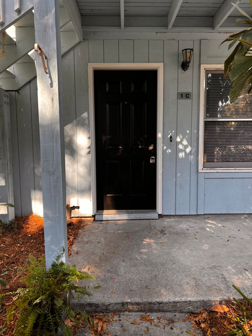 2-Bedroom Rental on Ladies Island 