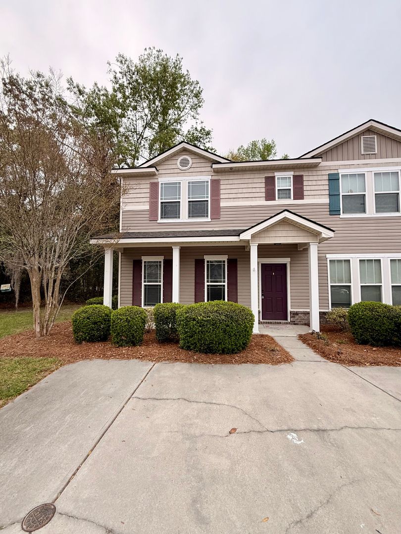 Bluffton Townhome: 16 Moon Beam Court