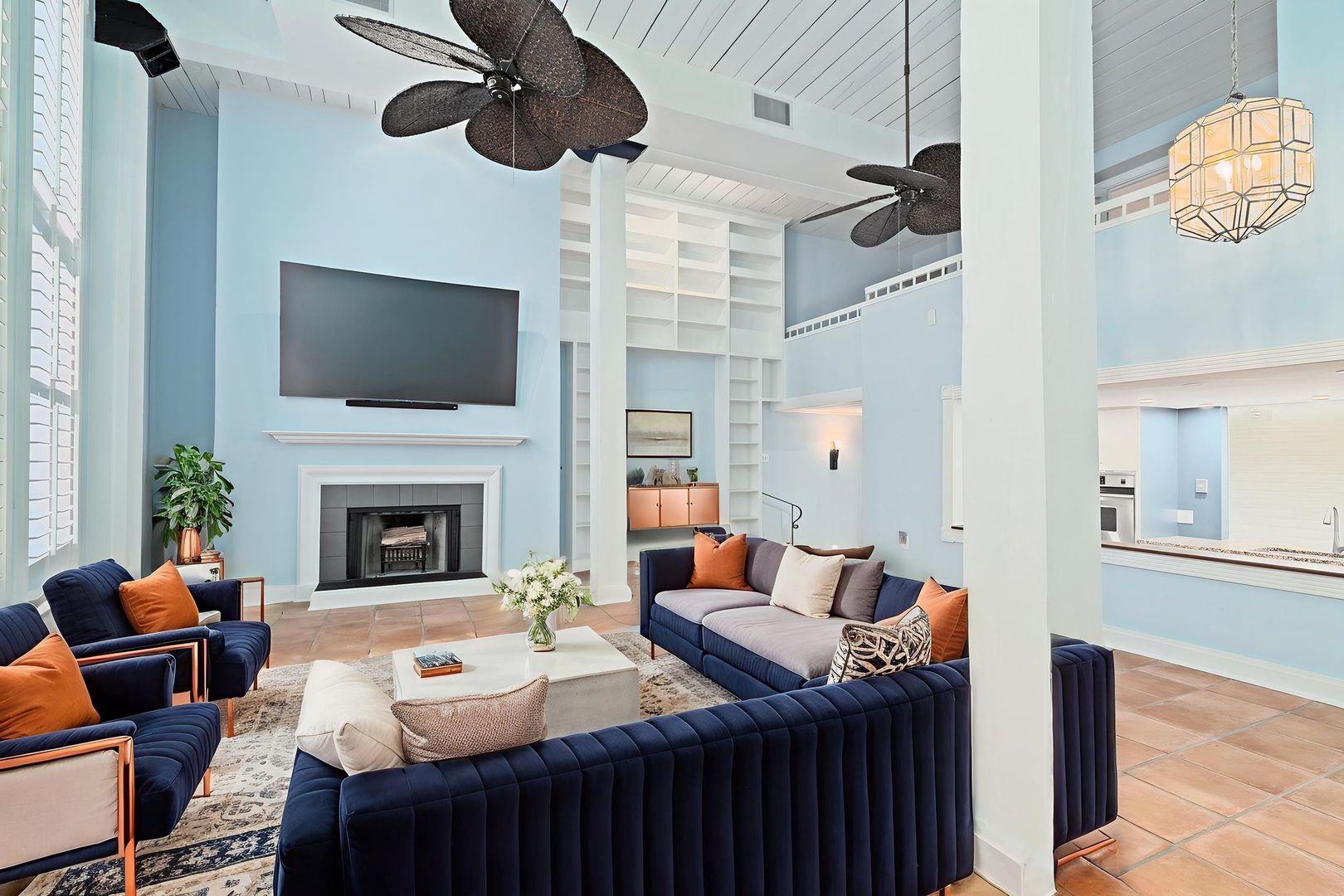 Charleston House: 109 East Bay Street 1b