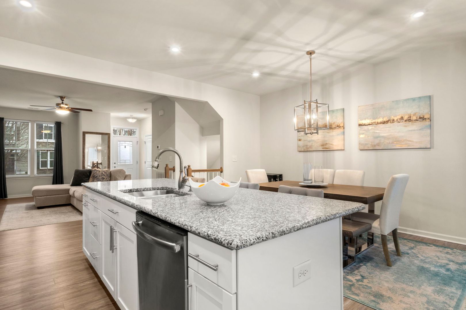 Huntersville House: 11709 Blessington Rd