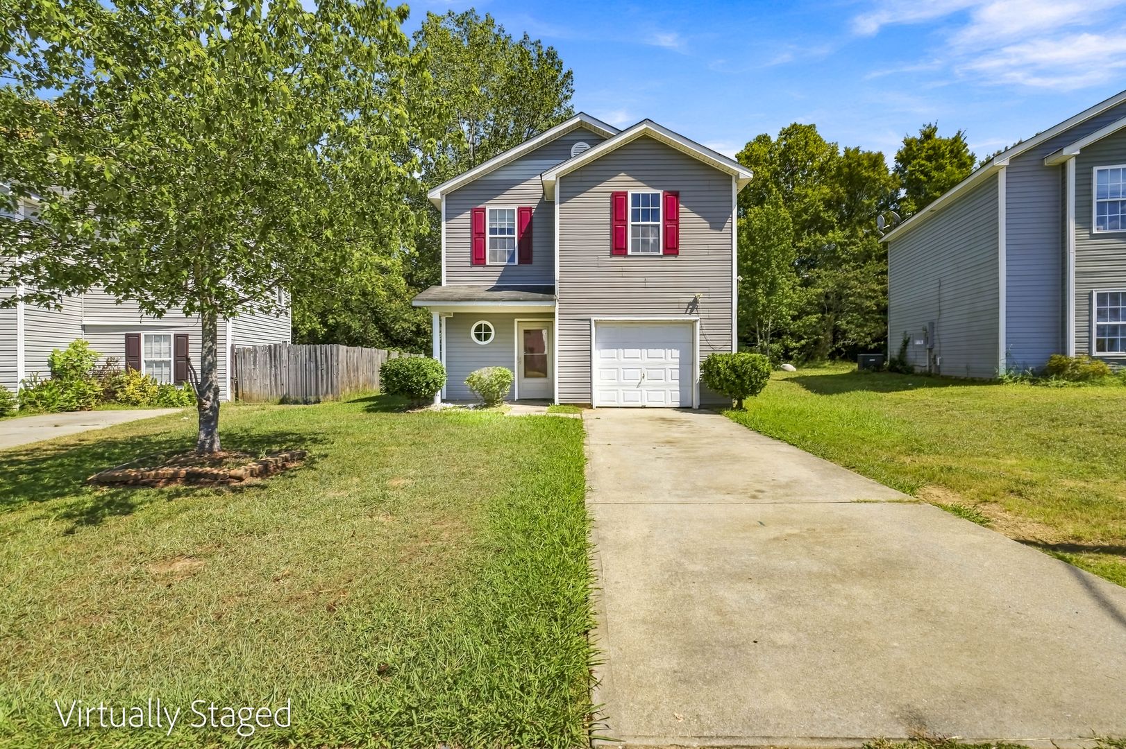 Charlotte House: 822 Oakshire Cir
