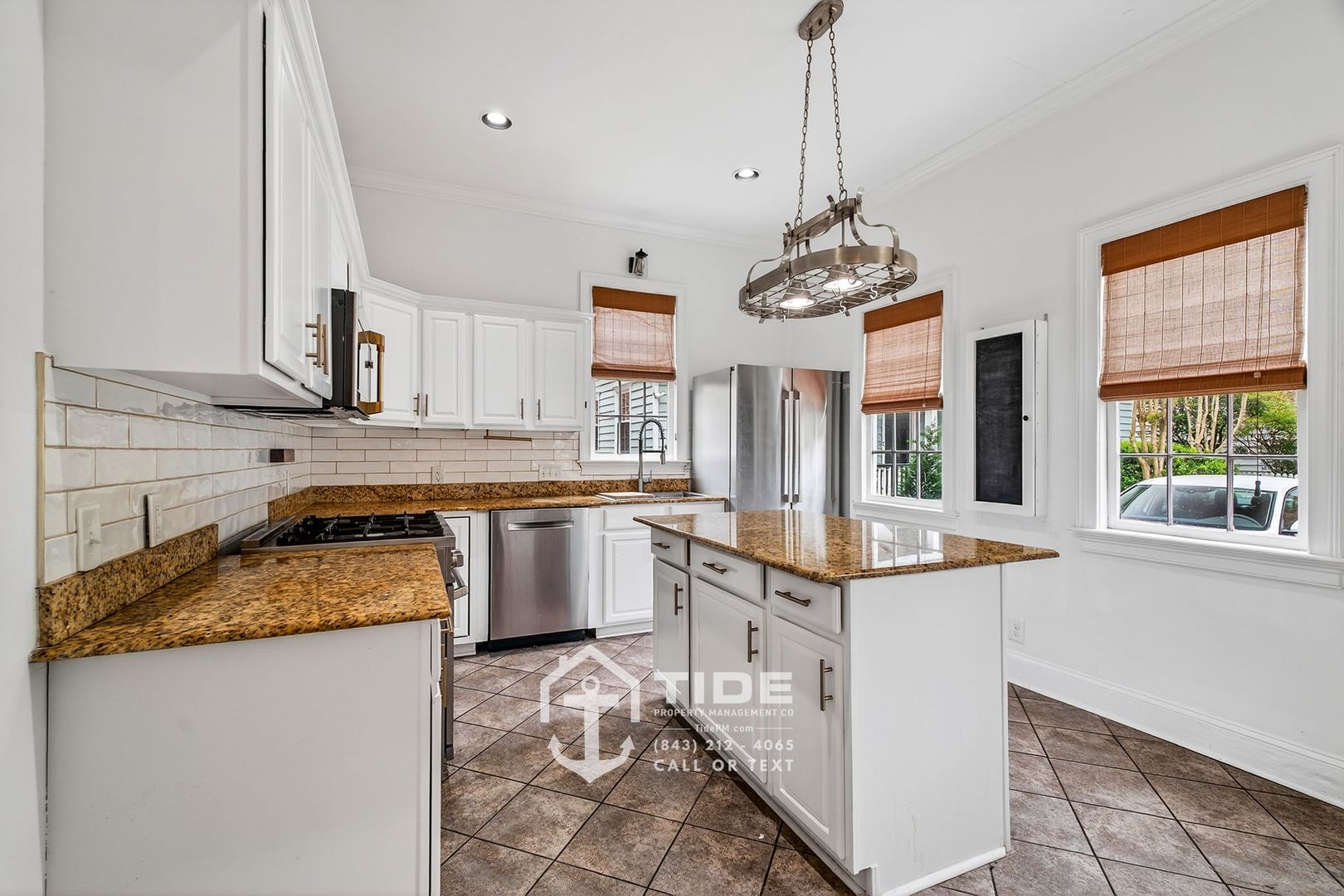 Charleston House: 148 Coming Street 1/2