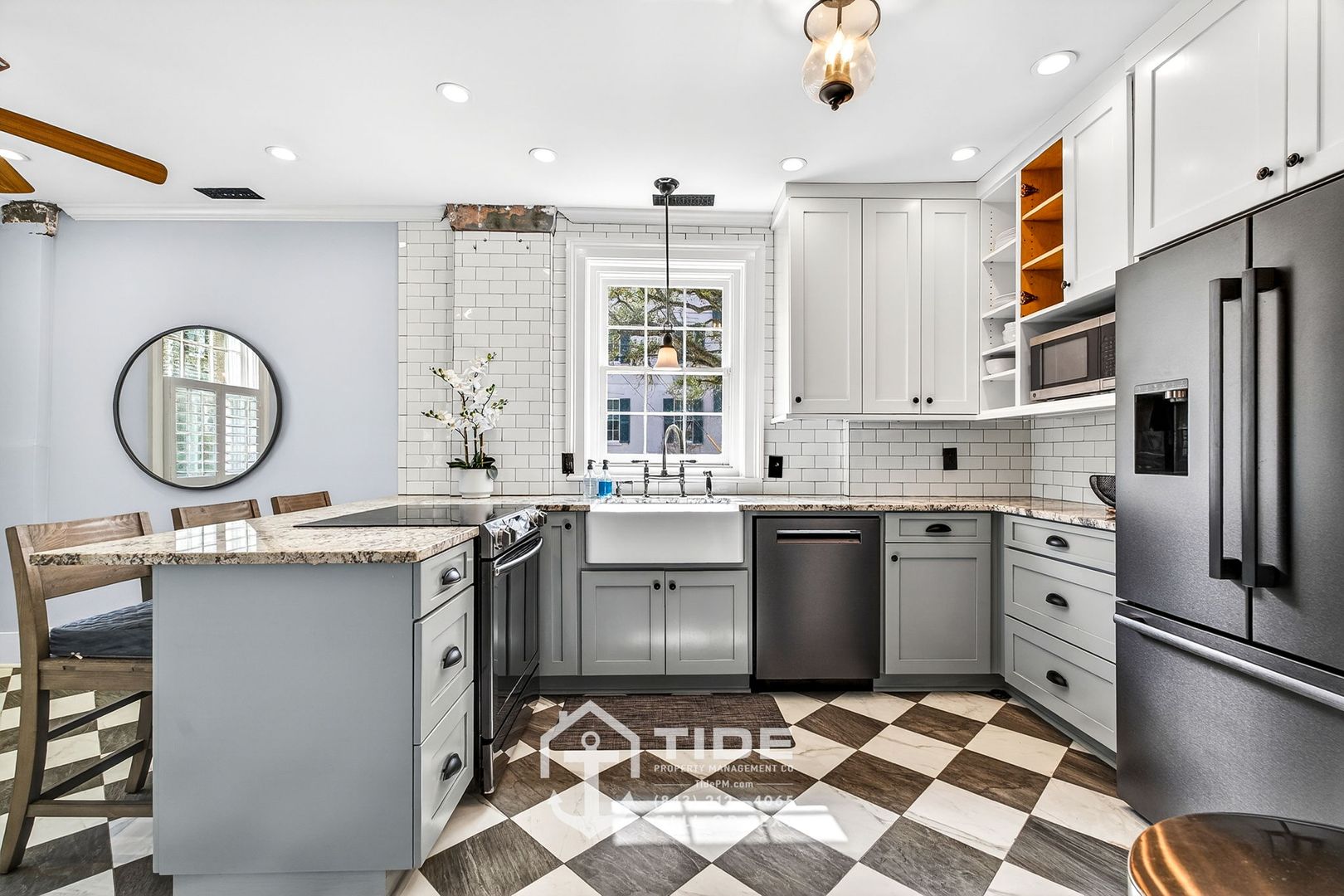 Charleston House: 81 Ashley Avenue A