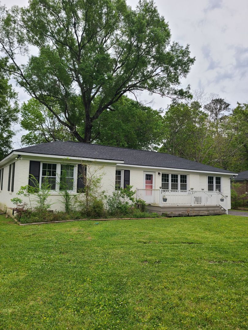 Goose Creek House: 224 Blossom