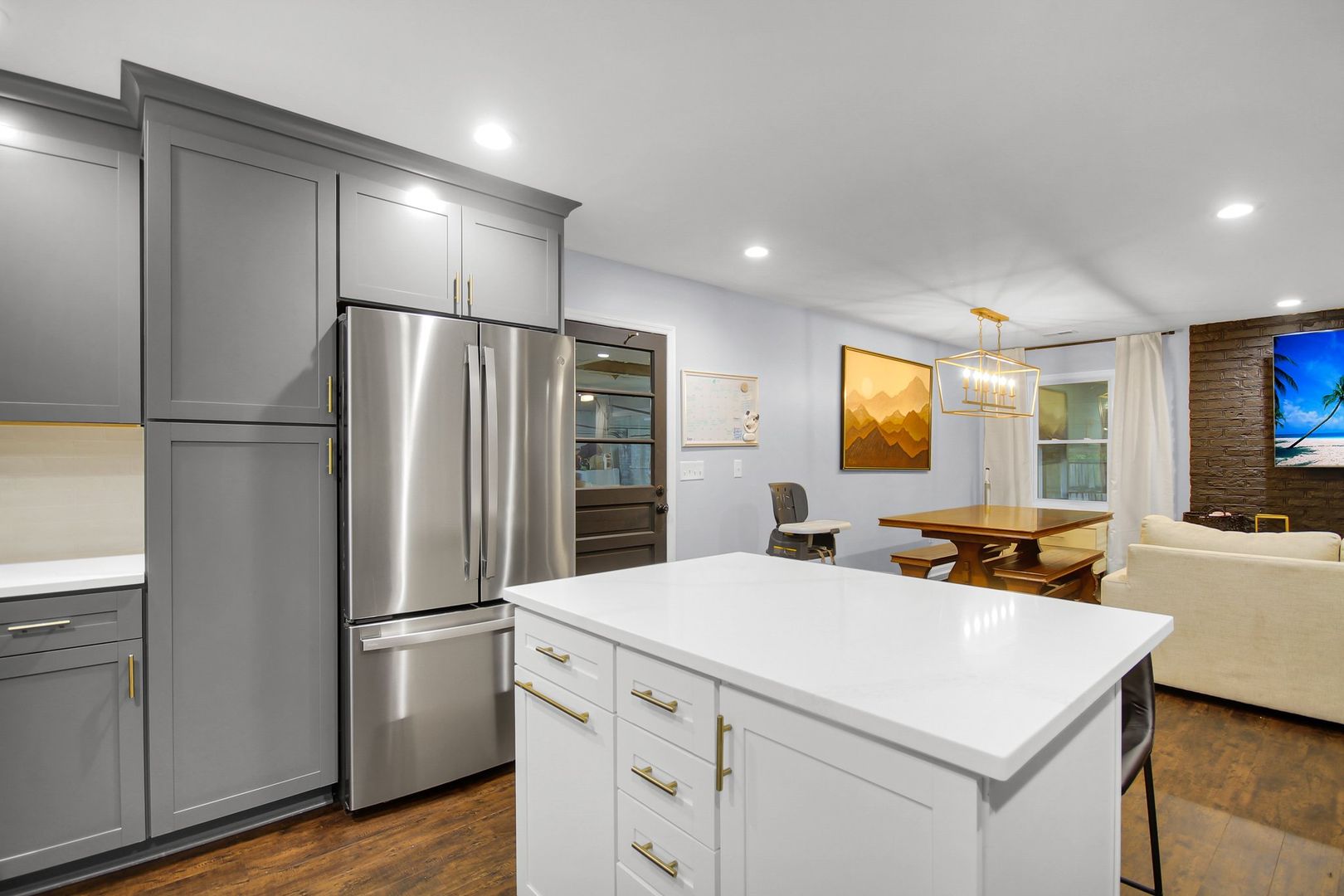 Charleston House: 1215 Dowden