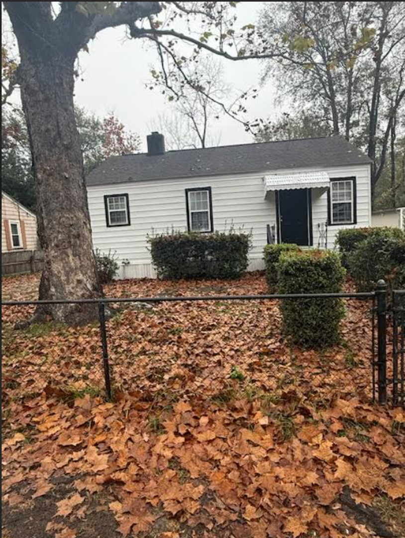 Hanahan House: 5744 Hoover Ave