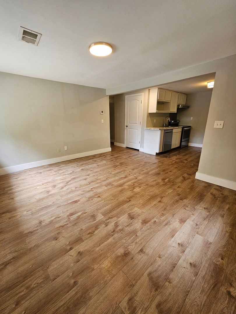 Charleston Apartment: 1045 Seaside Lane