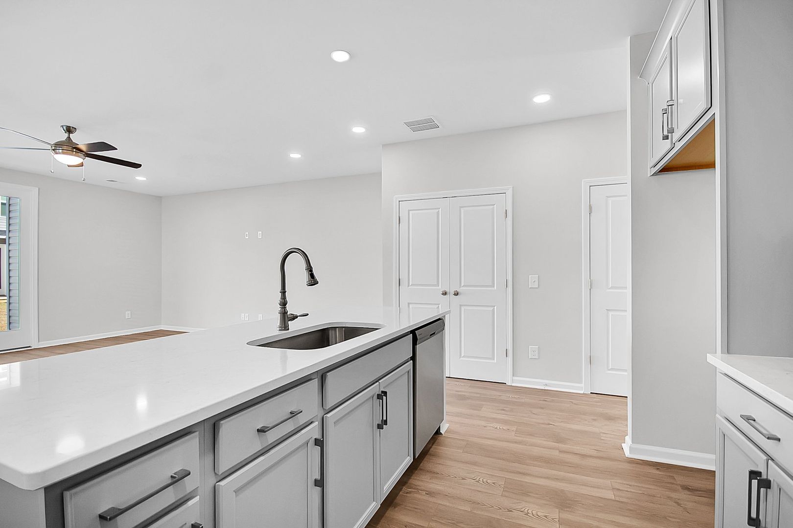 Summerville House: 482 Green Fern Drive