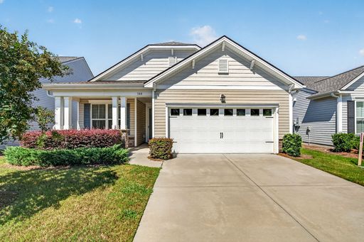 Spacious Summerville Home – photo 1