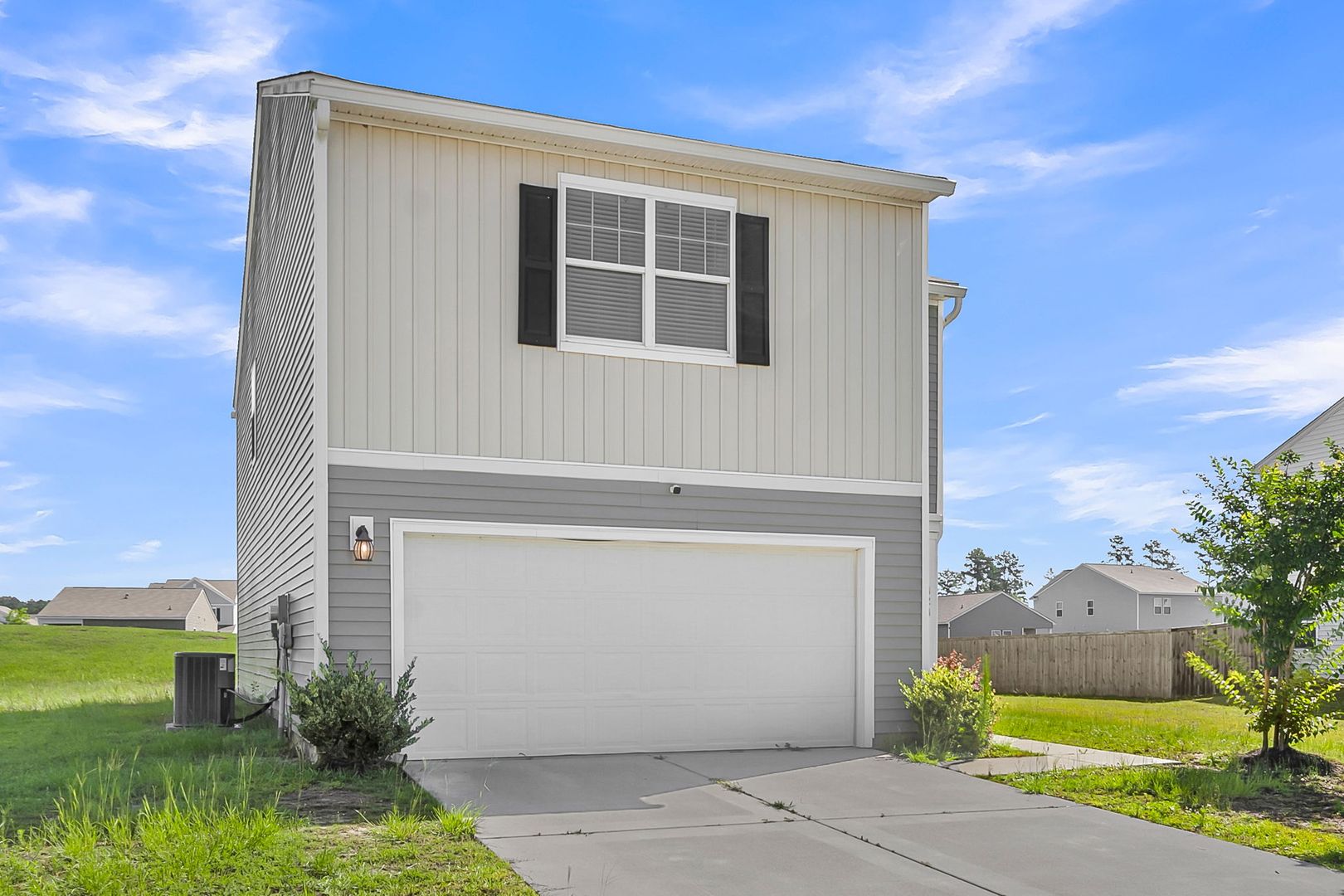 Summerville House: 424 Pender Woods Dr.