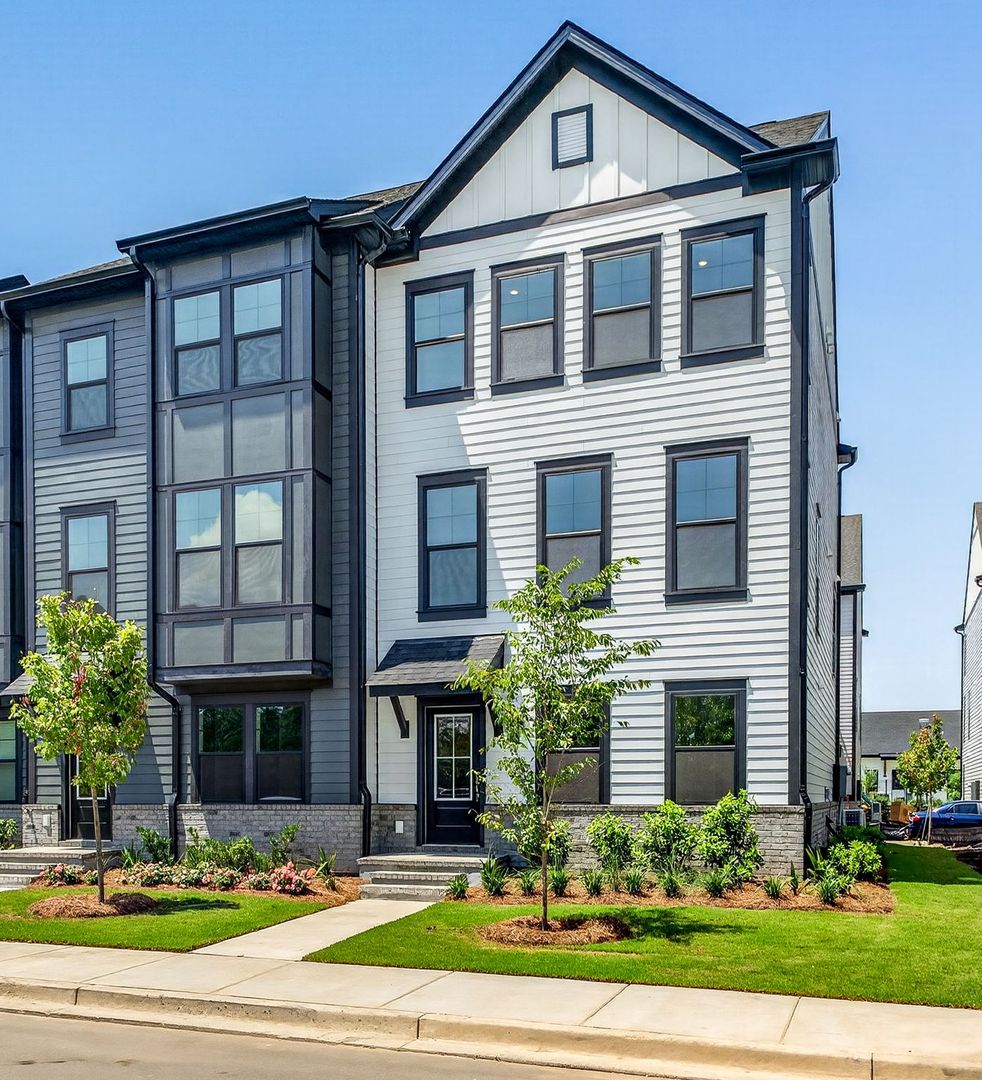 Summerville House: 417 Talbot Dr