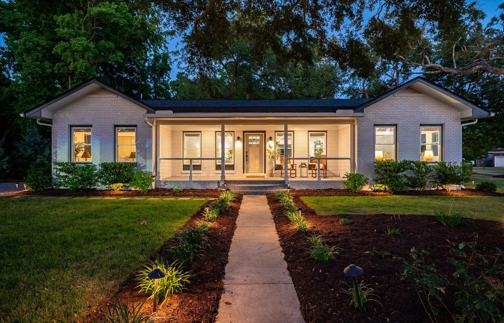 Charleston House: 1634 Ingram Rd