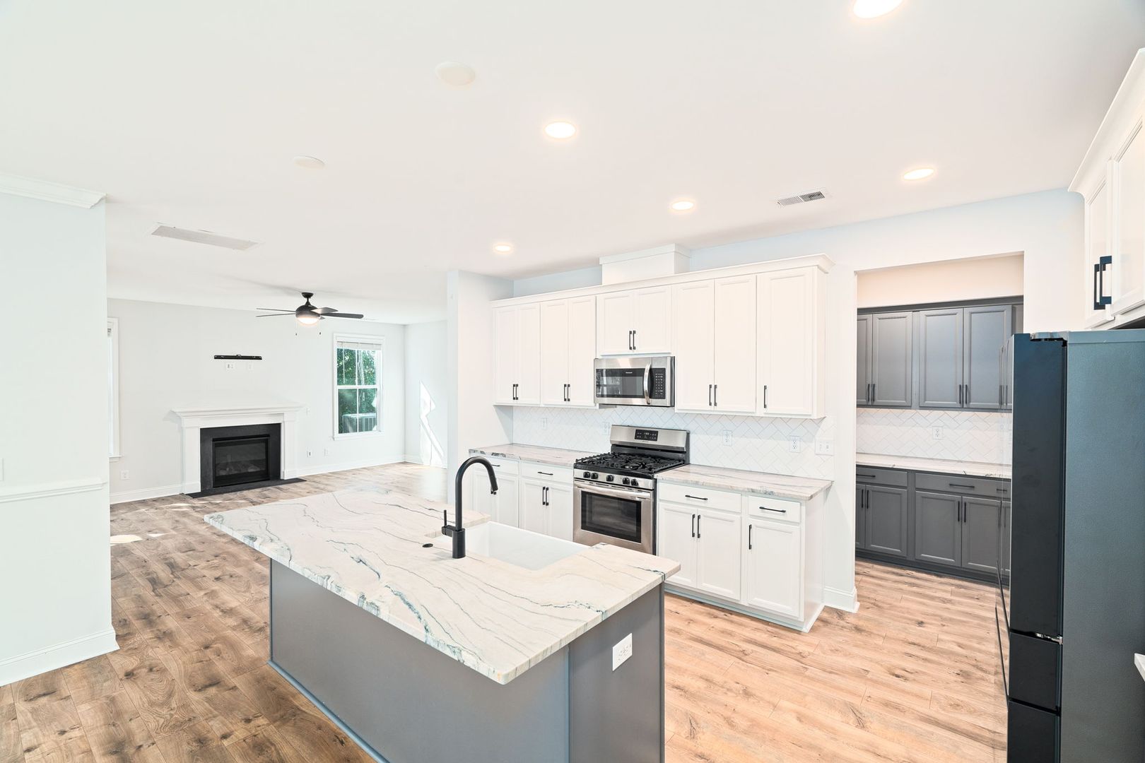 Moncks Corner House: 109 Abbey Terrace Road