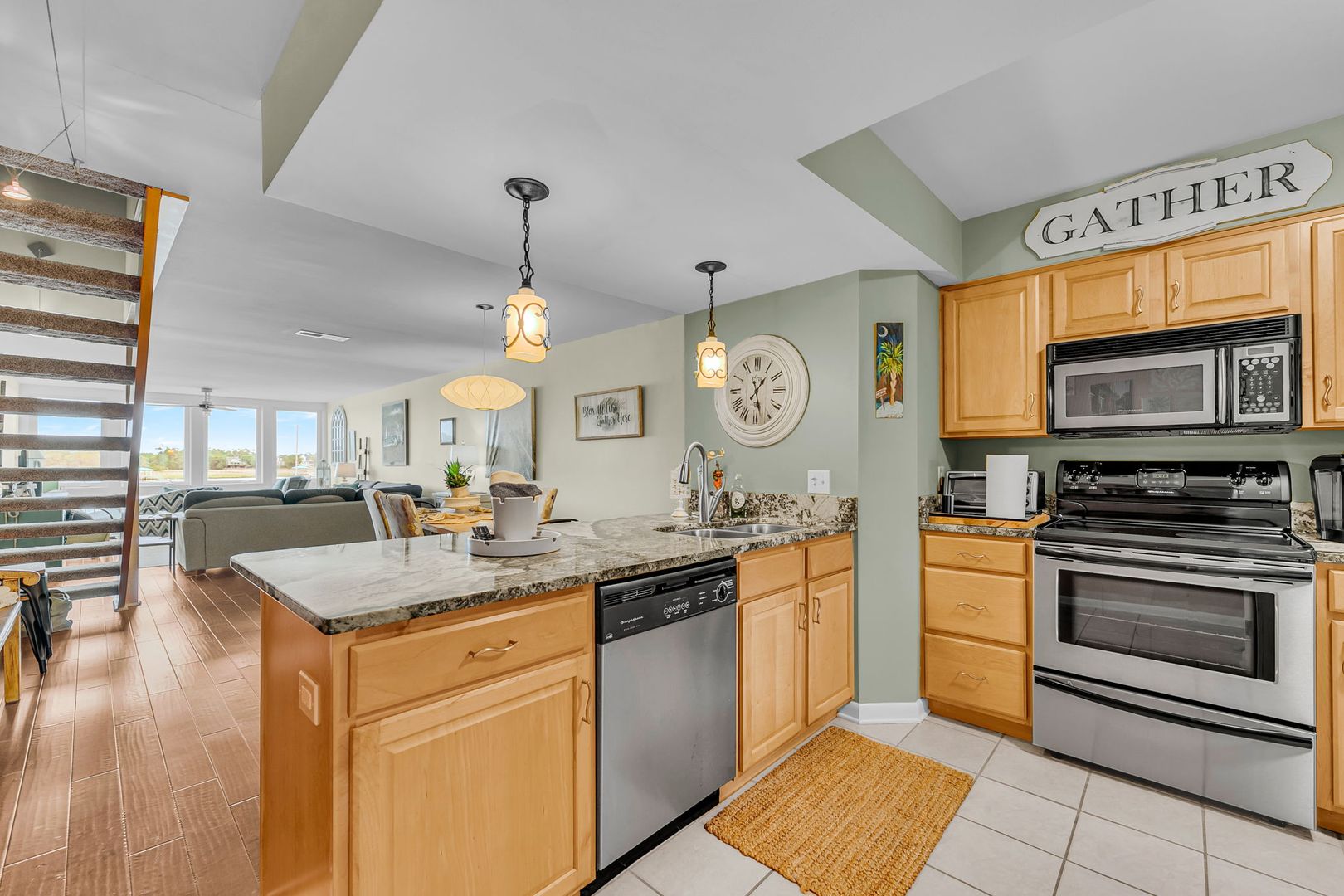 Charleston House: 69 W Mariners Cay Dr