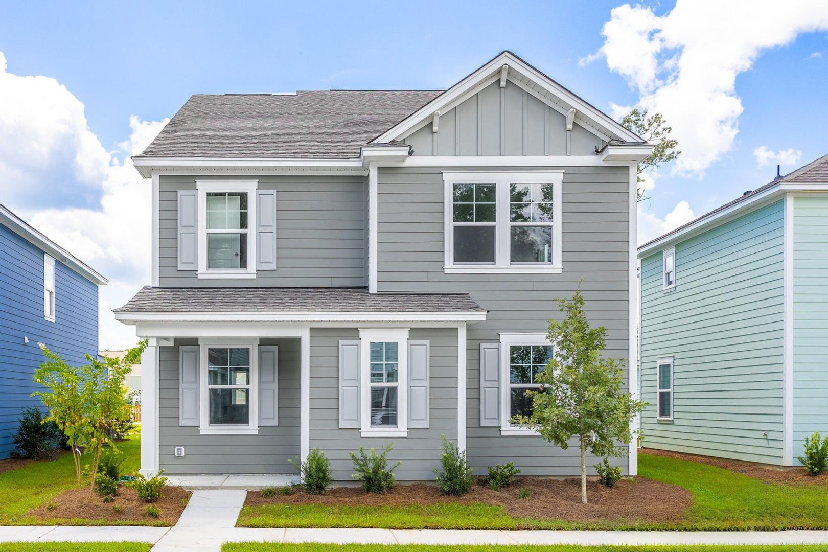 Summerville House: 407 Oak View Way