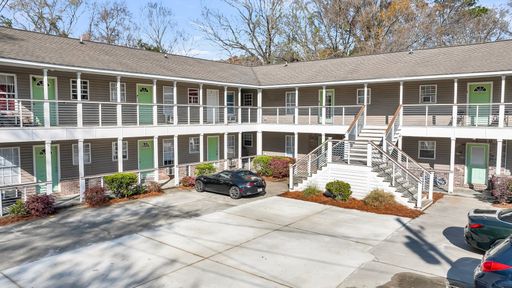 Your Peaceful Escape: Modernized Apartment at Van Buren – photo 1