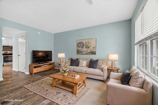 Convenient West Ashley Living Near the Greenway – photo 1