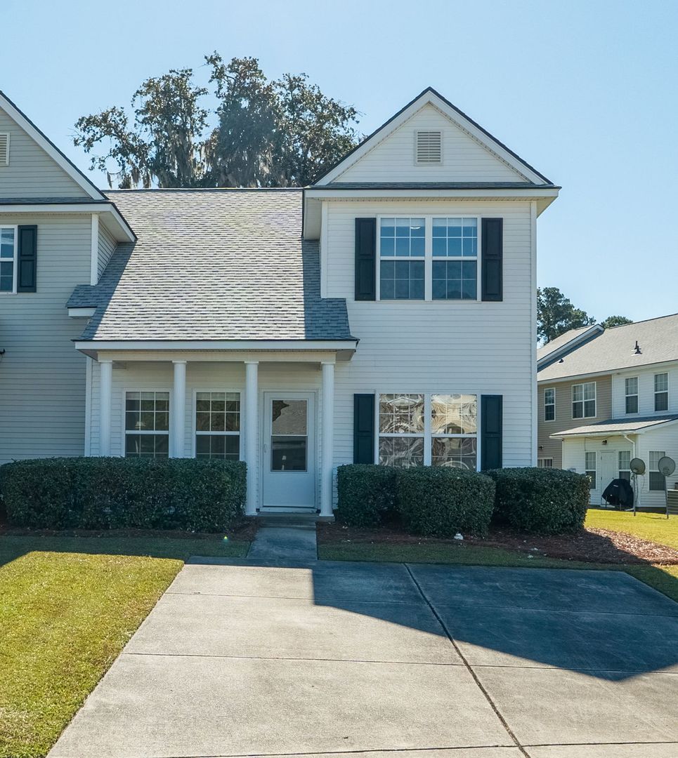 Summerville House: 115 Black River Drive, Summerville, SC 29485