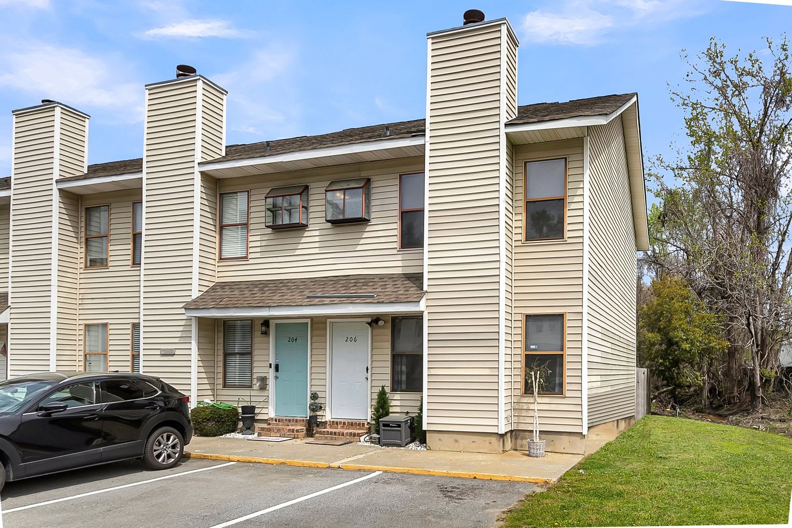 Goose Creek House: 206 Pine Shadow Dr,