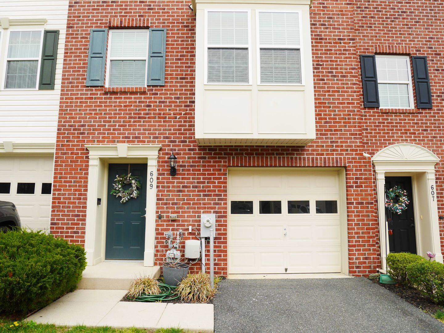 Bel Air House: 609 Switchman Dr