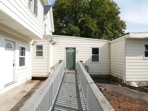 First Floor Spacious Two Bedroom Apartment- Havre De Grace