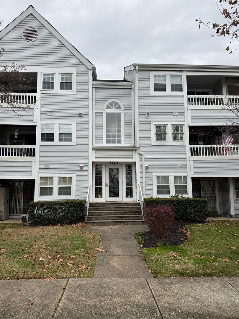 Ellicott City Condo: 8382 Montgomery Run Rd