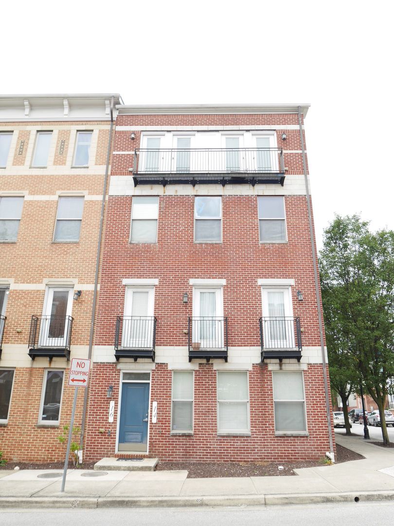 Baltimore Townhome: 16 S. Exeter St