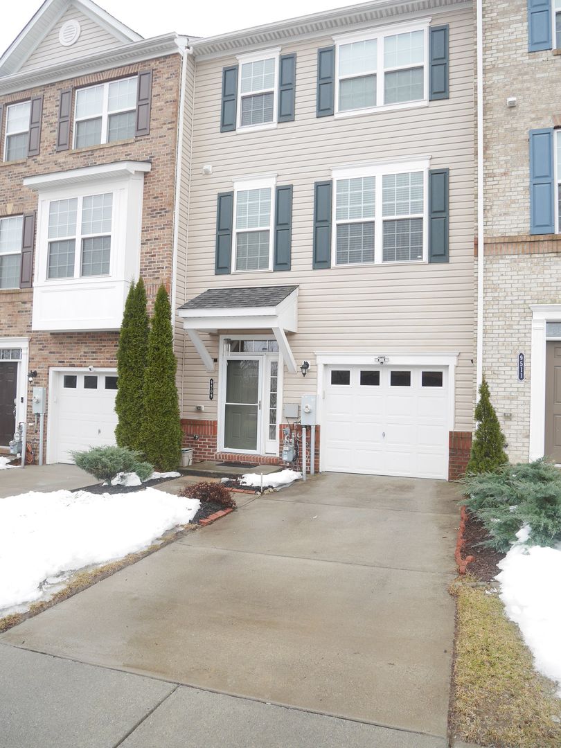 Owings Mills Townhome: 9509 John Locke Way
