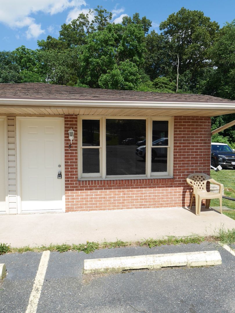 Pylesville Apartment: 301 Pylesville Rd