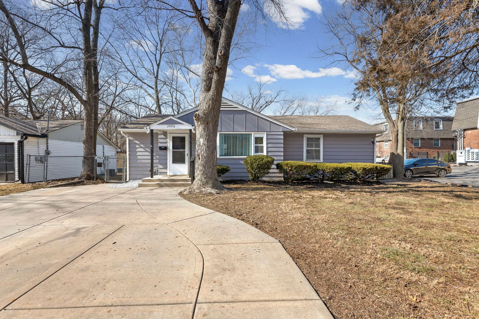 Kansas City Apartment: 3904-06 Booth