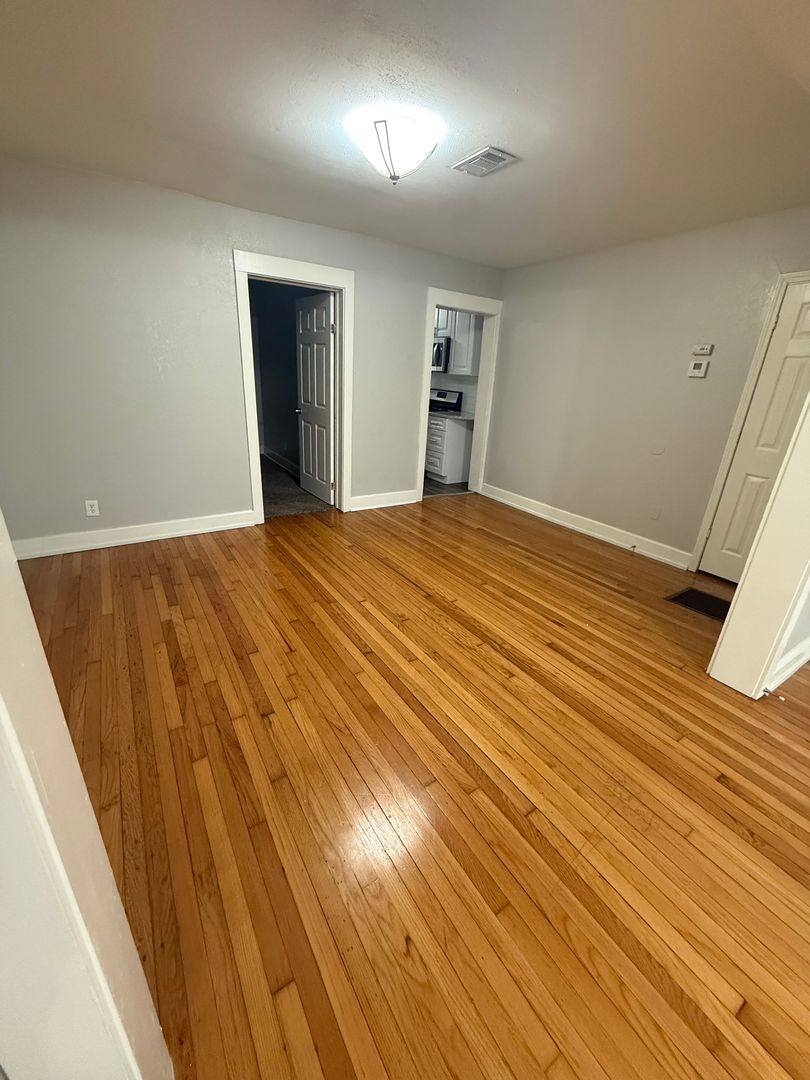 Kansas City Apartment: 4017 - 4023 Harrison Street