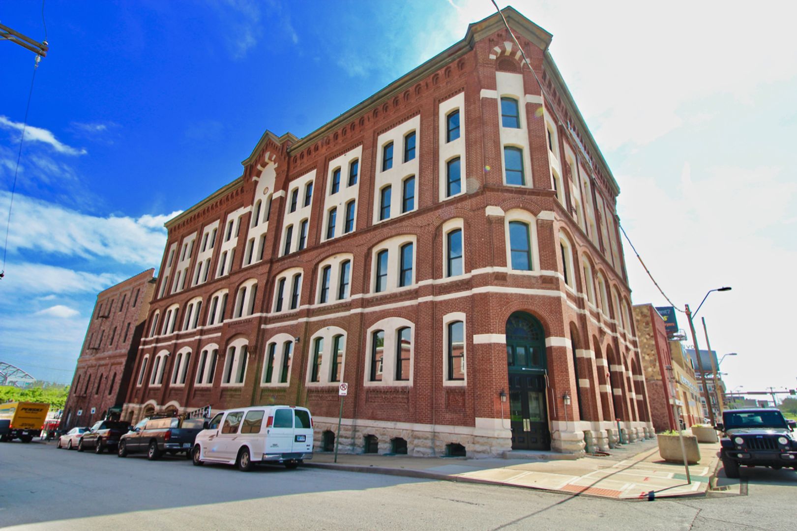 Kansas City Apartment: 425 Washington St