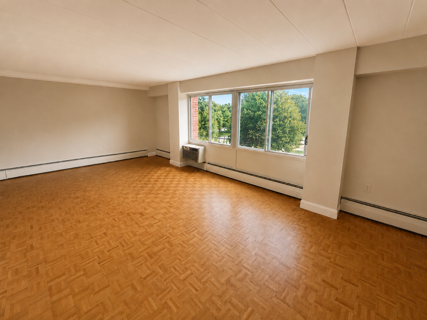 Norwich Apartment: 206 Washington Street