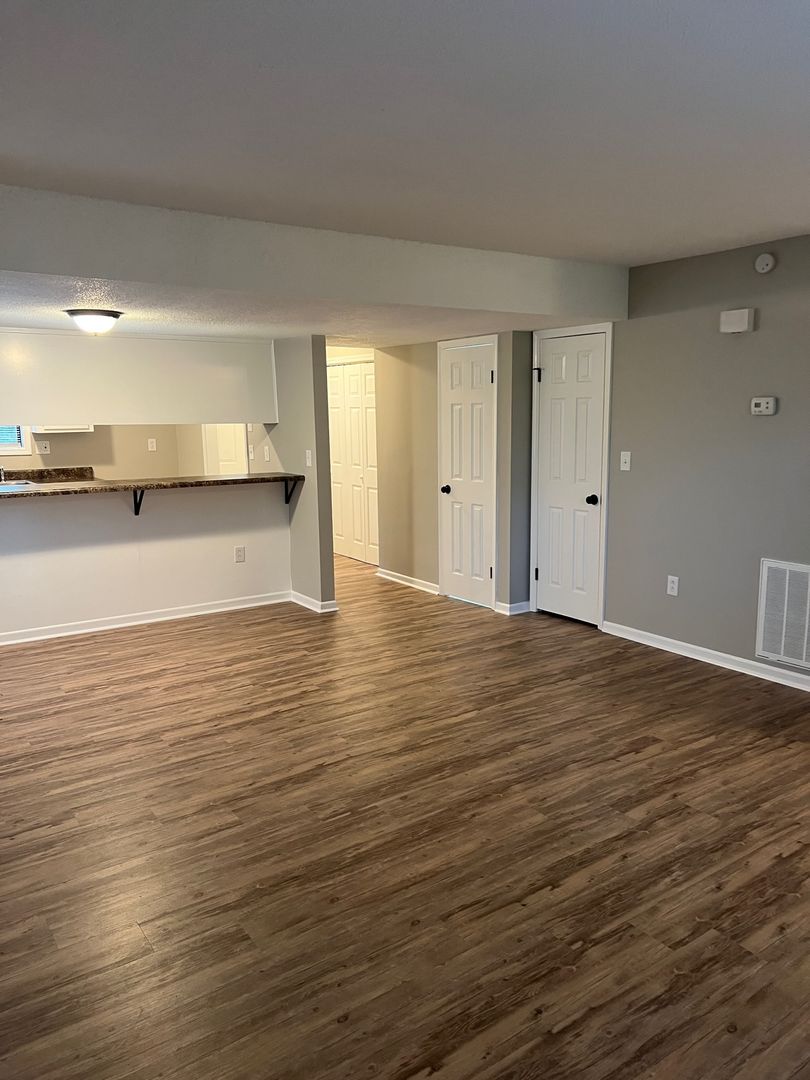 Clemson Apartment: 119 Freedom Dr Apt 10